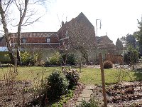 ... mais le jardin a été nettement amélioré ...